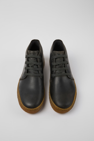 Peu Terreno Erkek için gri deri ayakkabı modelin üstten görünümü