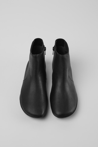Alternative image of K400313-002 - Right - Black ankle boot for women.