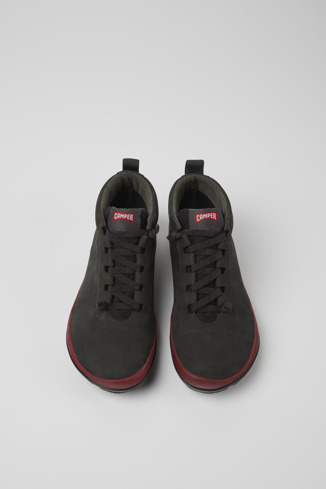 Alternative image of K400481-013 - Peu Pista GORE-TEX - Sneakers grises y negras de piel para mujer