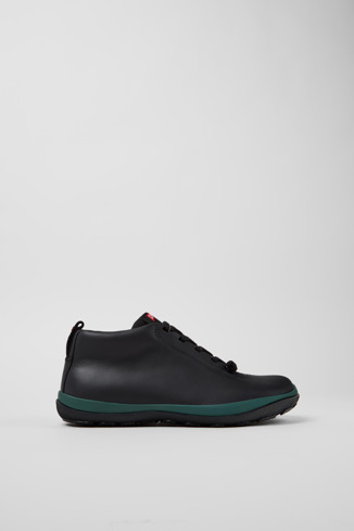 Side view of Peu Pista GM - GORE-TEX Black Leather and Textile Ankle Boots for Women.