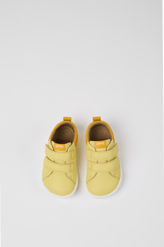 Peu Chaussures en cuir jaune pour enfant