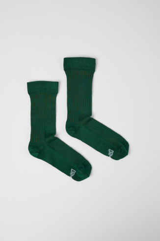 Calma Socks PYRATEX® PYRATEX® işbirliğiyle yeşil çorap modelin yandan görünümü
