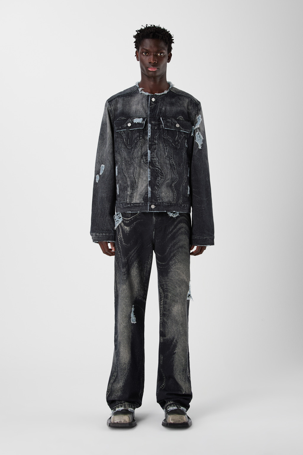 ジャケット・アウター 00s goa damage denim jacket distressing Camper Distorted print distressed denim jacket AU00063-001