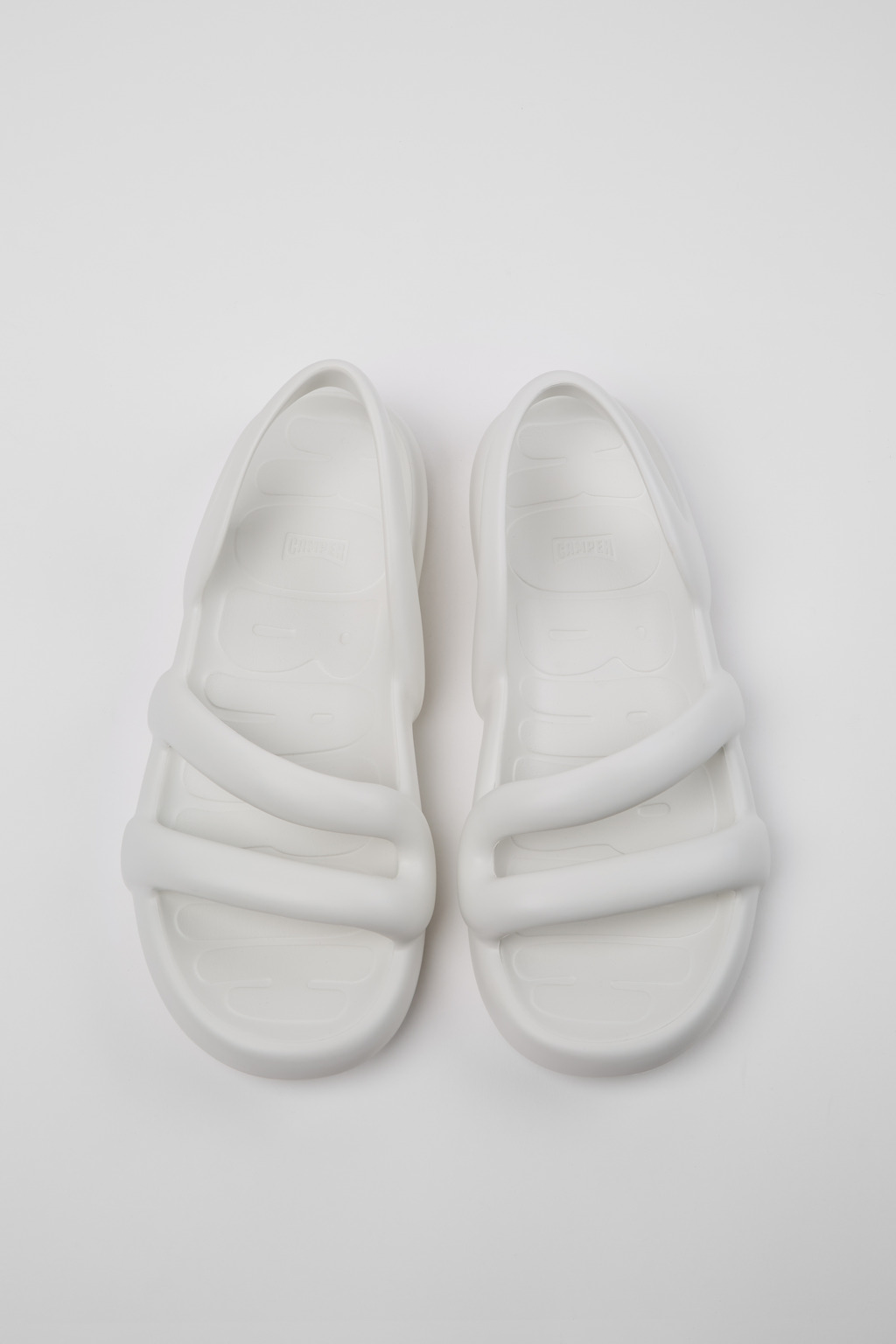 サンダル CAMPER Men Sandals White K100957-013 KOBARAH FLAT 0 Kobarah White Sandals for Men - Spring/Summer collection