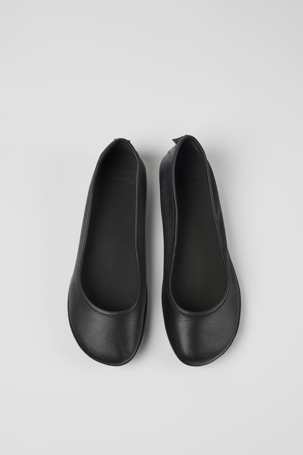 Right Black Ballerinas for Women - Fall/Winter collection - Camper 
