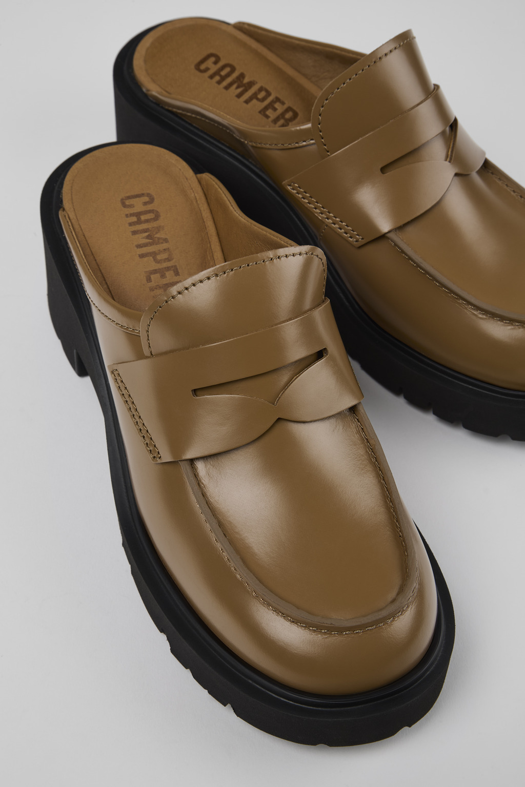 Milah | レディース Clogs | カンペール（Camper）公式オンラインストア
