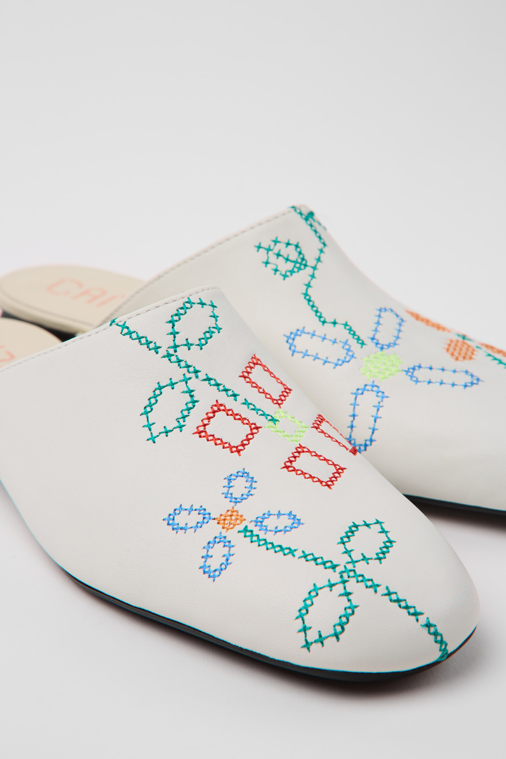 Twins White Clogs for Women - Spring/Summer collection