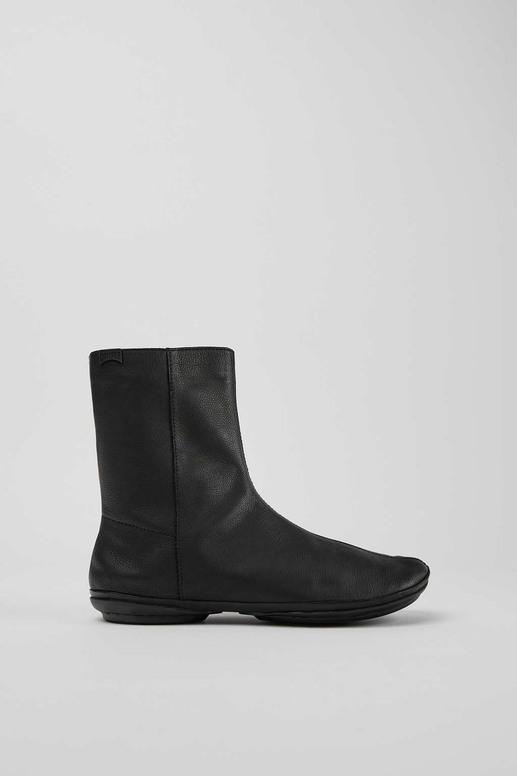 Right Black Boots for Women - Fall/Winter collection - Camper Canada